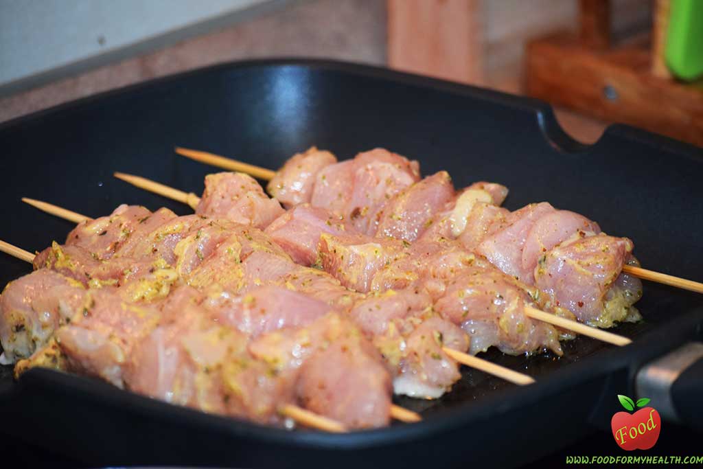 Chicken kebab with sesame