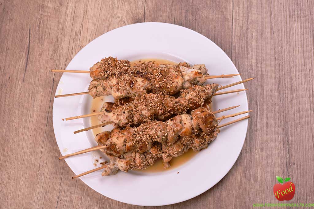 Chicken kebab with sesame