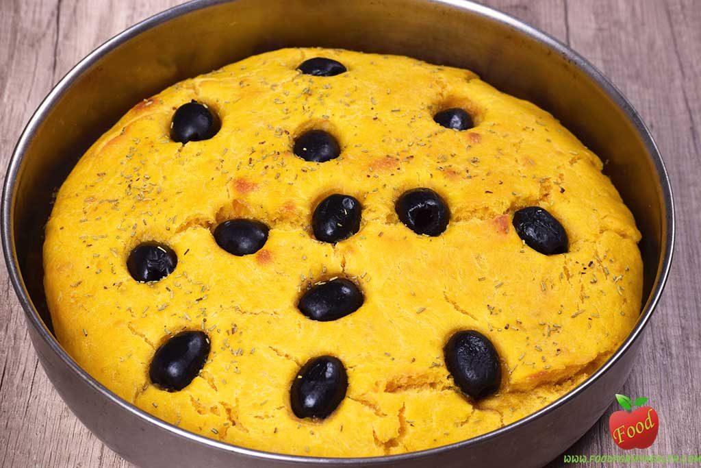 Pumpkin bread with olives