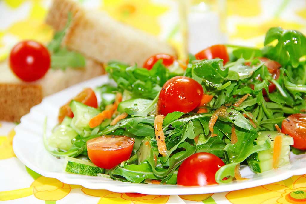 10 Amazing Lettuce Salad Recipes Foodformyhealth Com   10 Amazing Simple Salads 1 